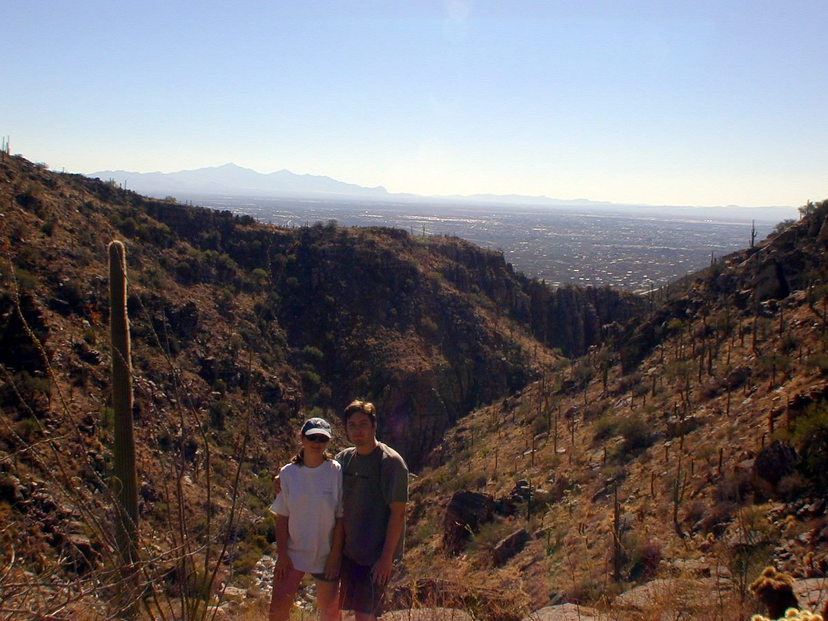 2001 Fall Lara and Dana at Rivendale