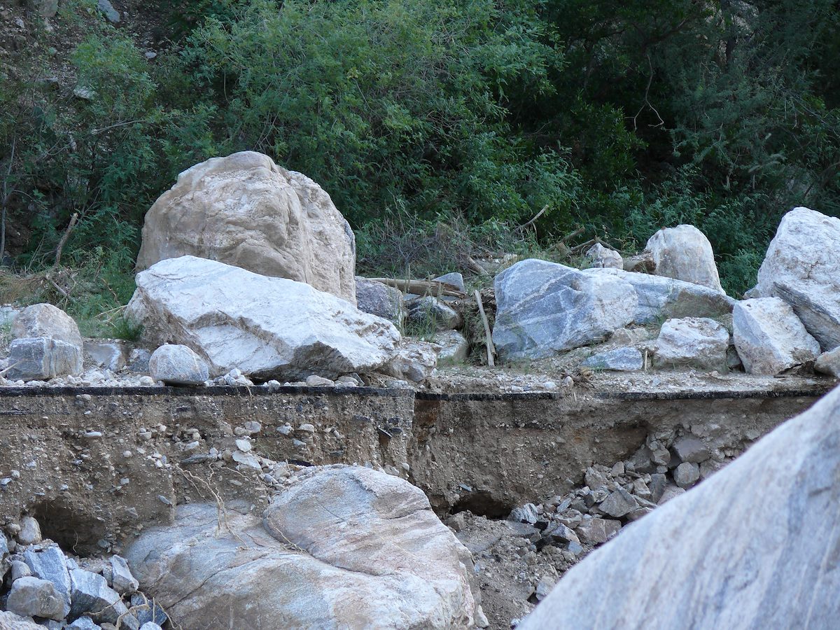2006 September Boulders on Sabino Canyon Road