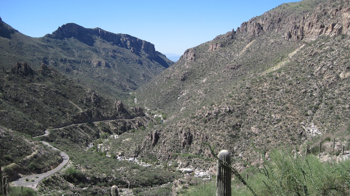 2011 September Starting the Hike, looking back down canyon