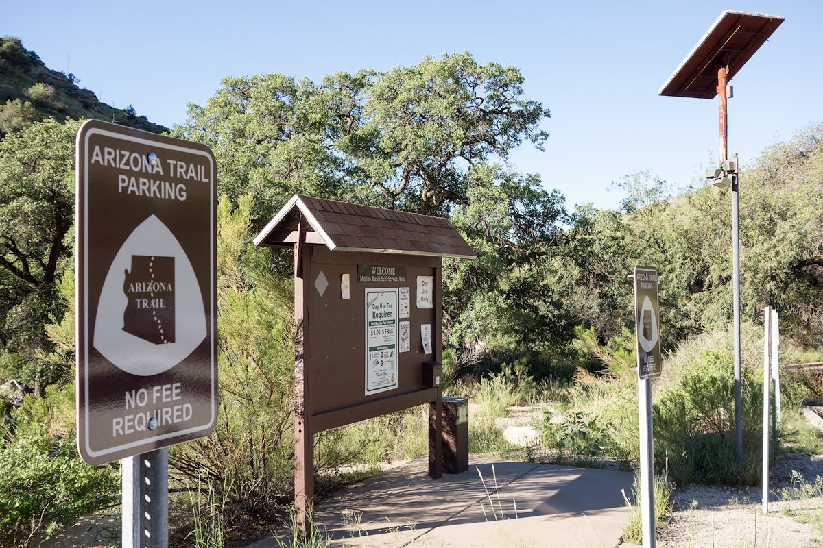 2014 September Arizona Trail Parking Signs at Molino Basin