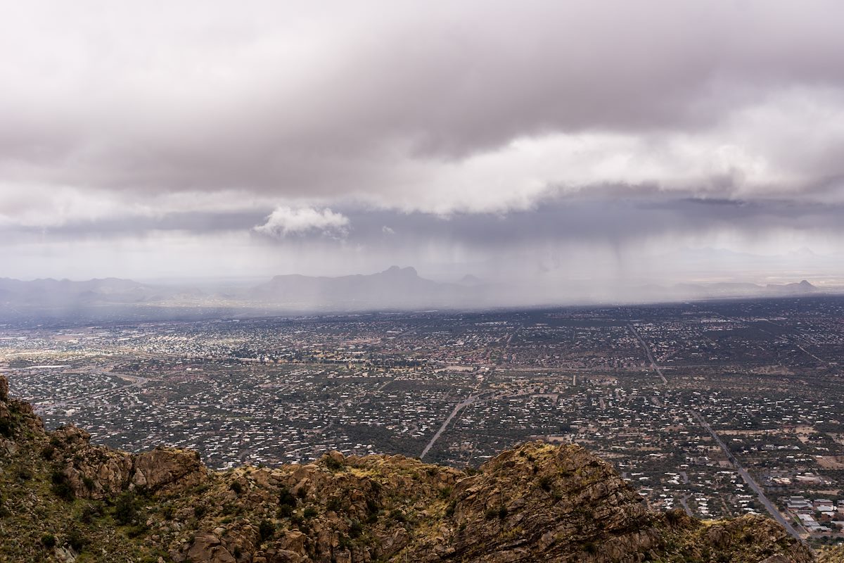 2015 December Storm moving towards the mountain