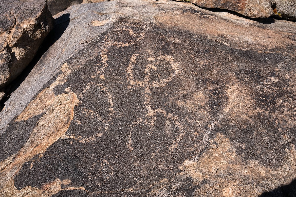 2016 January Sutherland Wash Rock Art District 04