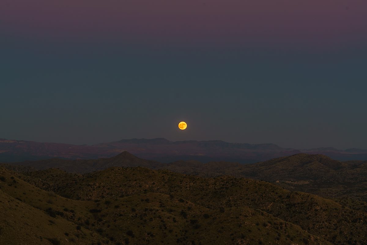 2016 October Hunters Moon over the Winchester Mountains