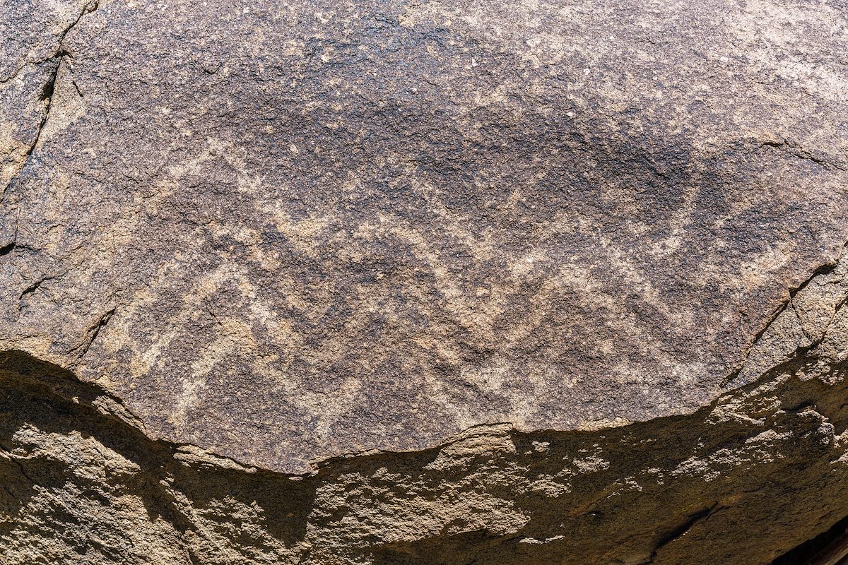 2018 March Sutherland Wash Rock Art District 03