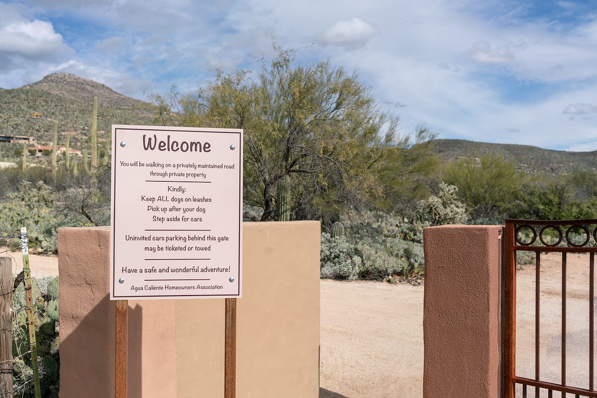 2019 February Agua Caliente Homeowners Association Sign at the gate on Horsehead Road