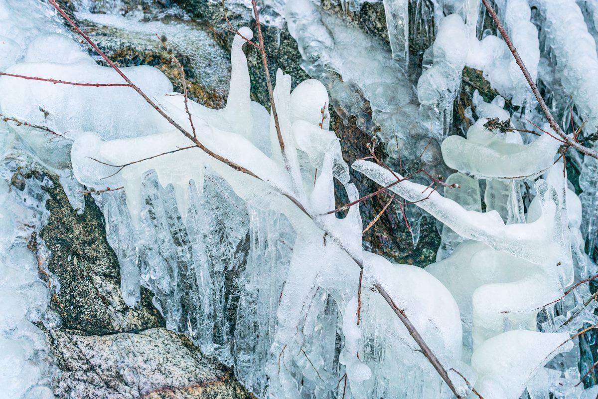 2019 February Ice at a canyon crossing on the Knagge Trail